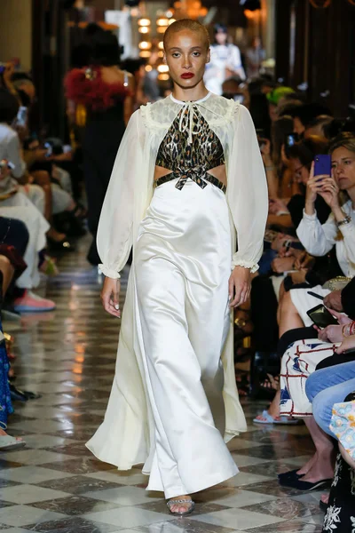 Look 2